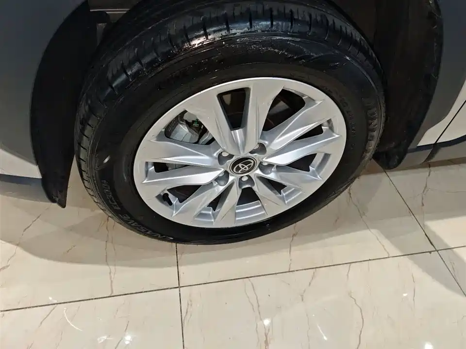 Toyota Corolla Sharp amplifier