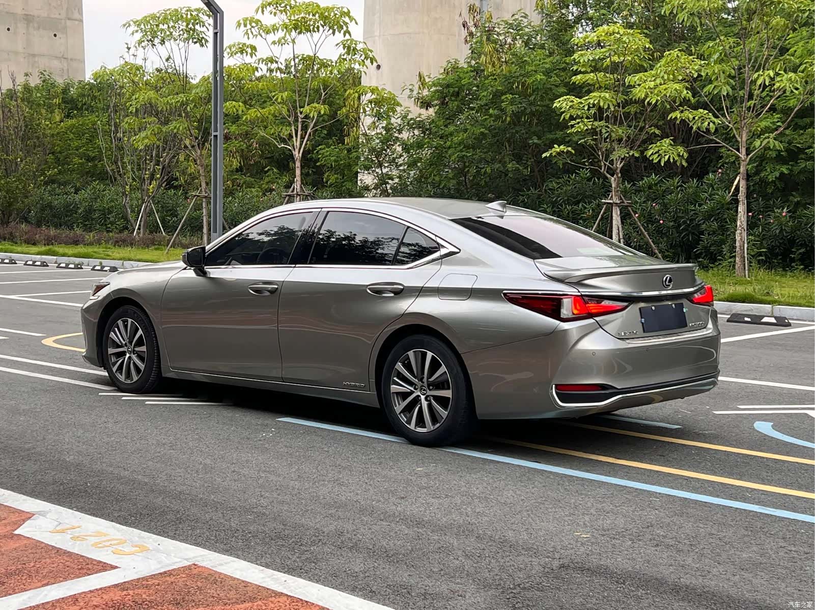 Lexus ES, 2019 4