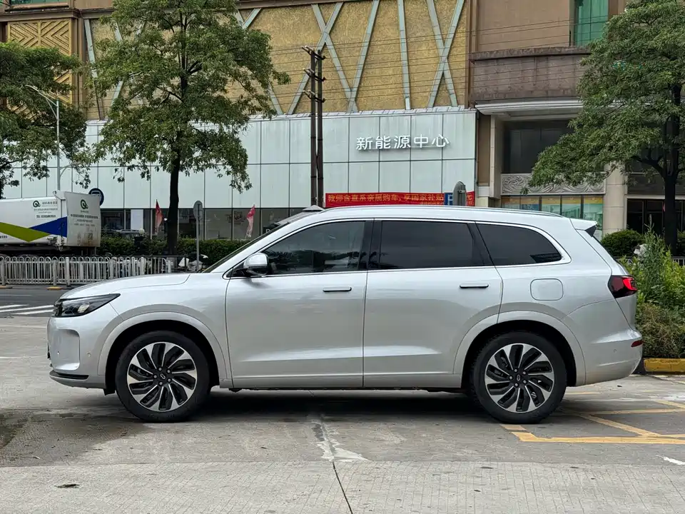 AITO Ask the world M7