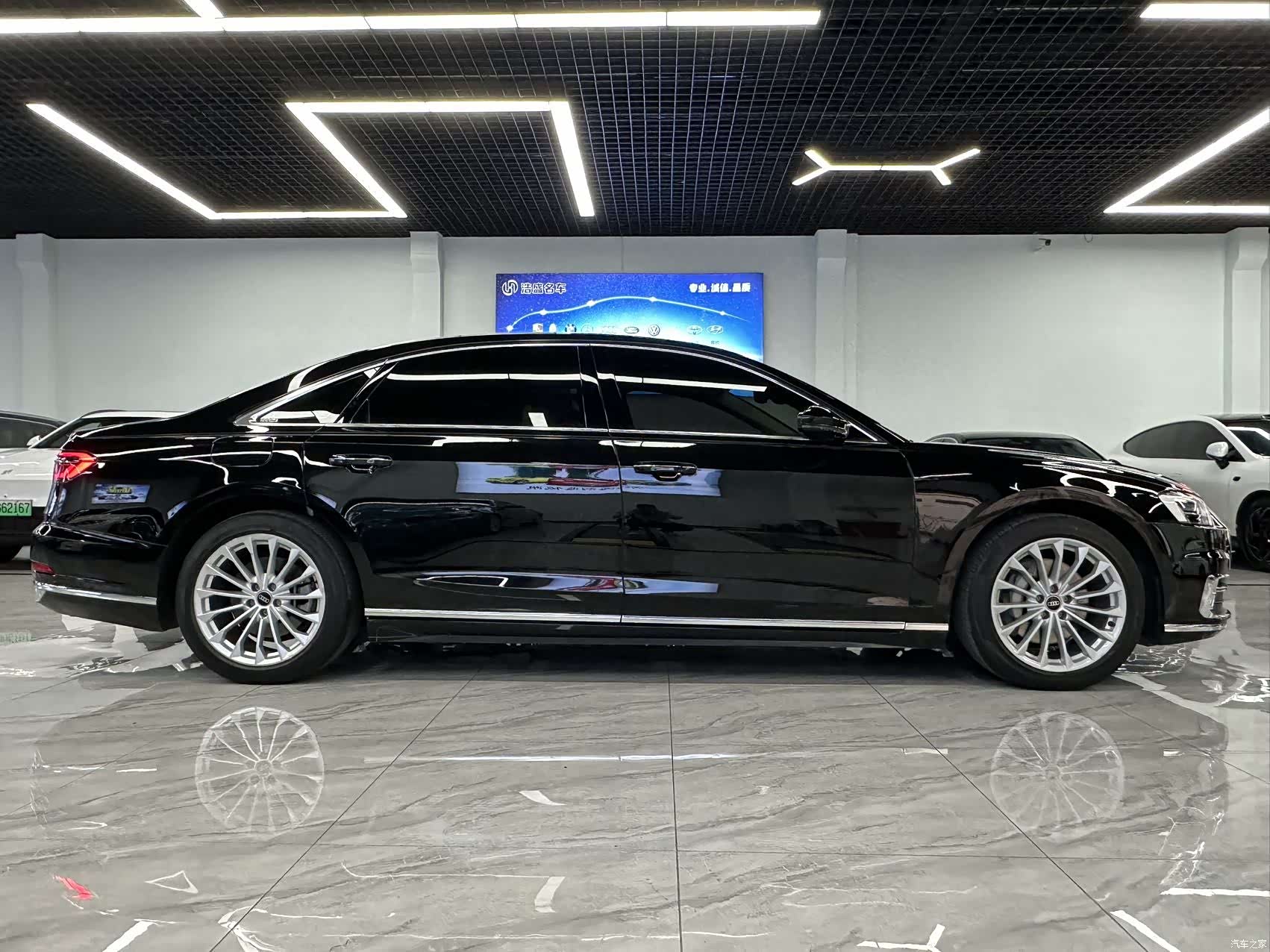 Audi A8L, 2020 4