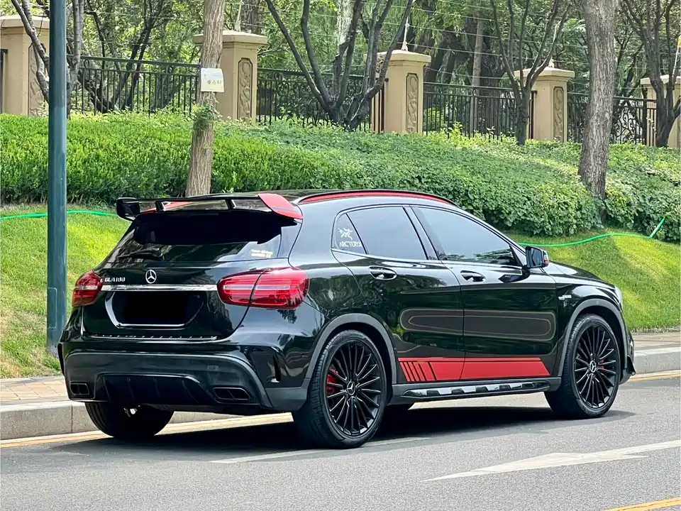 Mercedes-Benz GLA AMG Mercedes-Benz GLA AMG