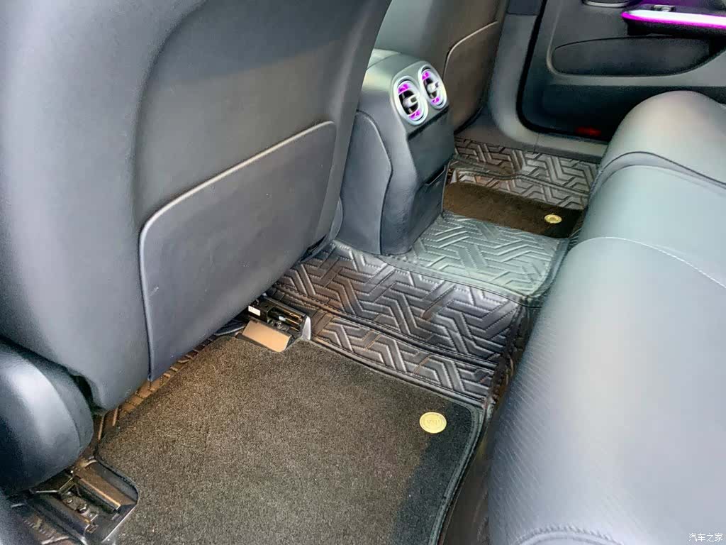 Mercedes-Benz C-Class, 2023 25