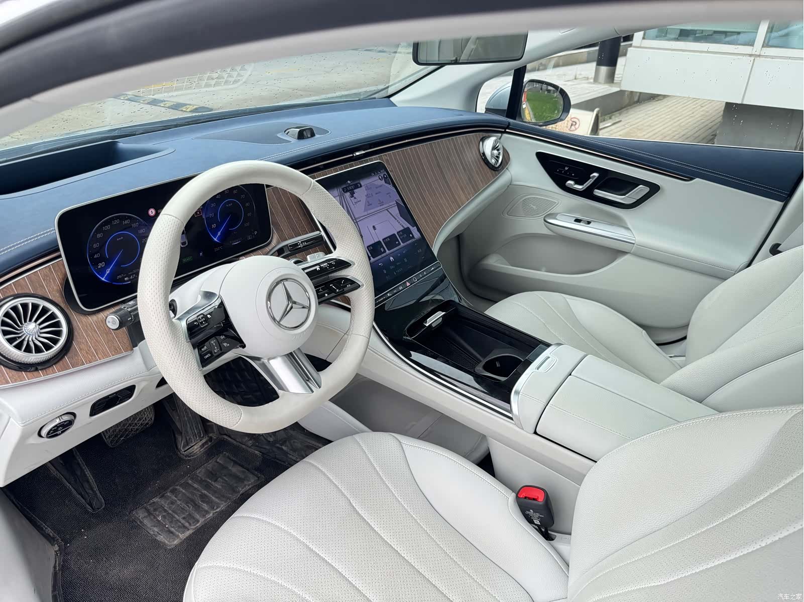 Mercedes-Benz EQE, 2025 6