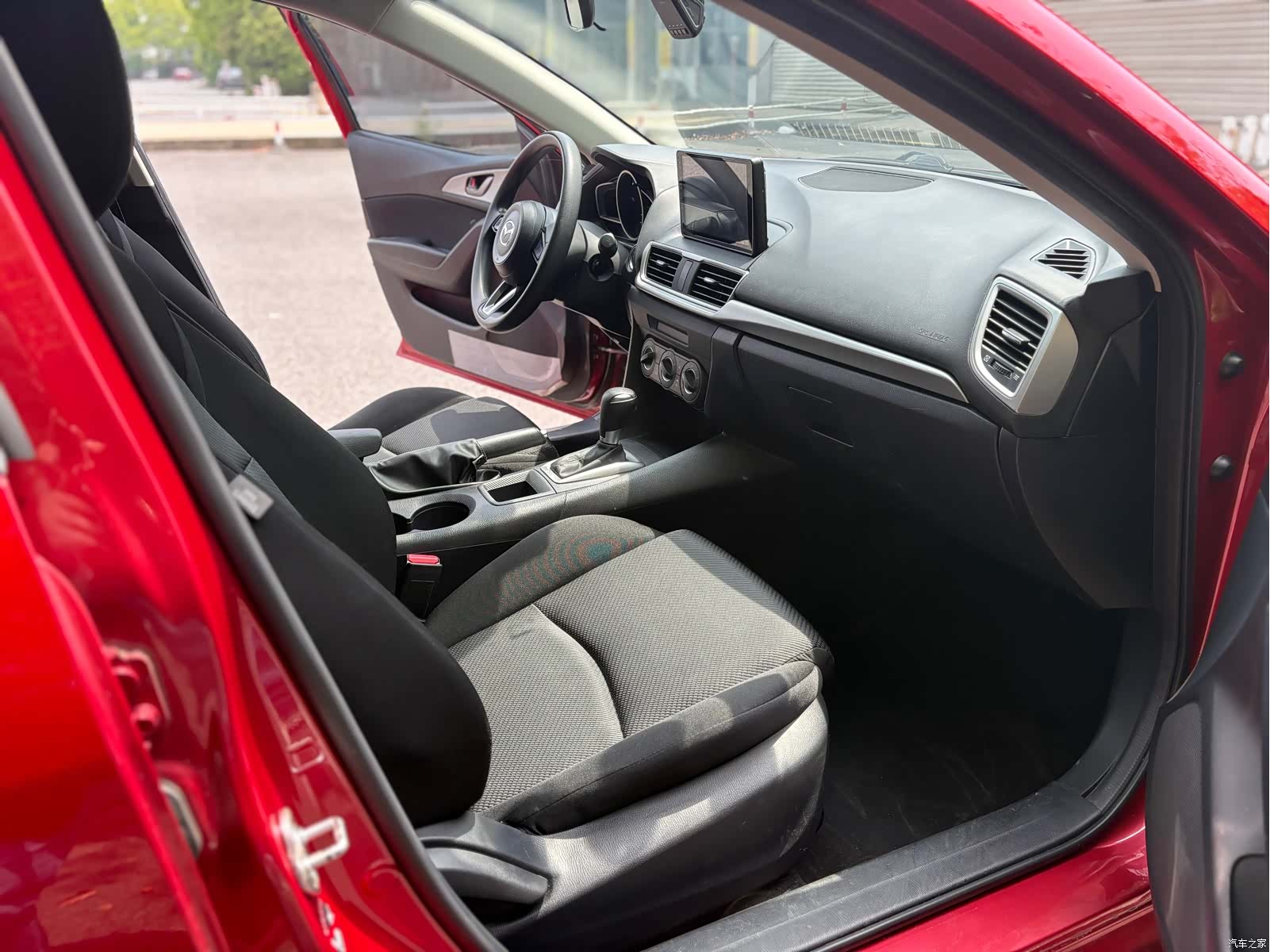 Mazda Mazda3, 2019 10