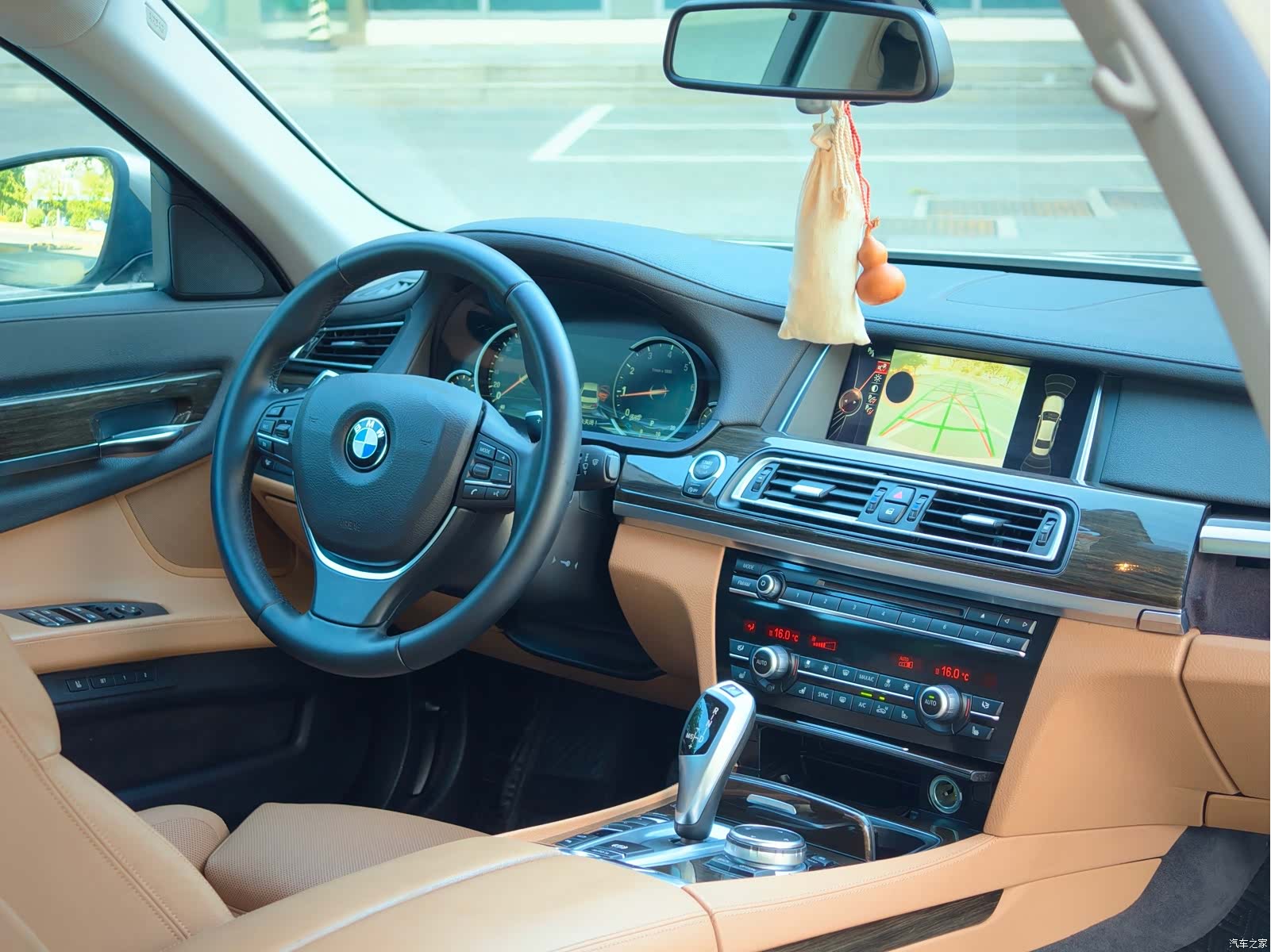 BMW 7 Series, 2014 12