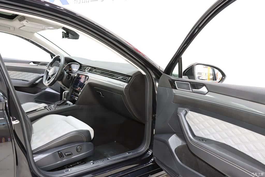 Volkswagen Magotan, 2023 8
