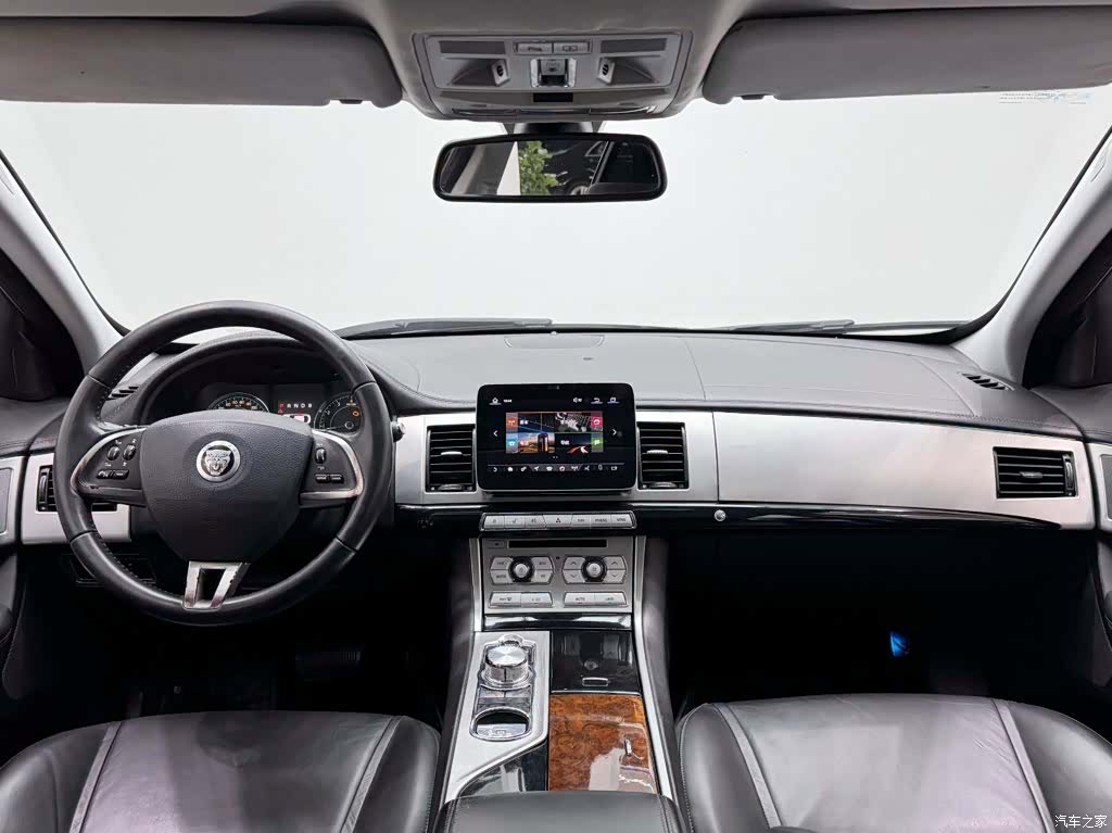 Jaguar XF, 2013 14