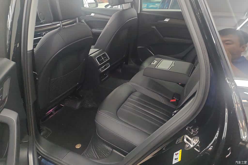 Audi Q5L, 2022 11