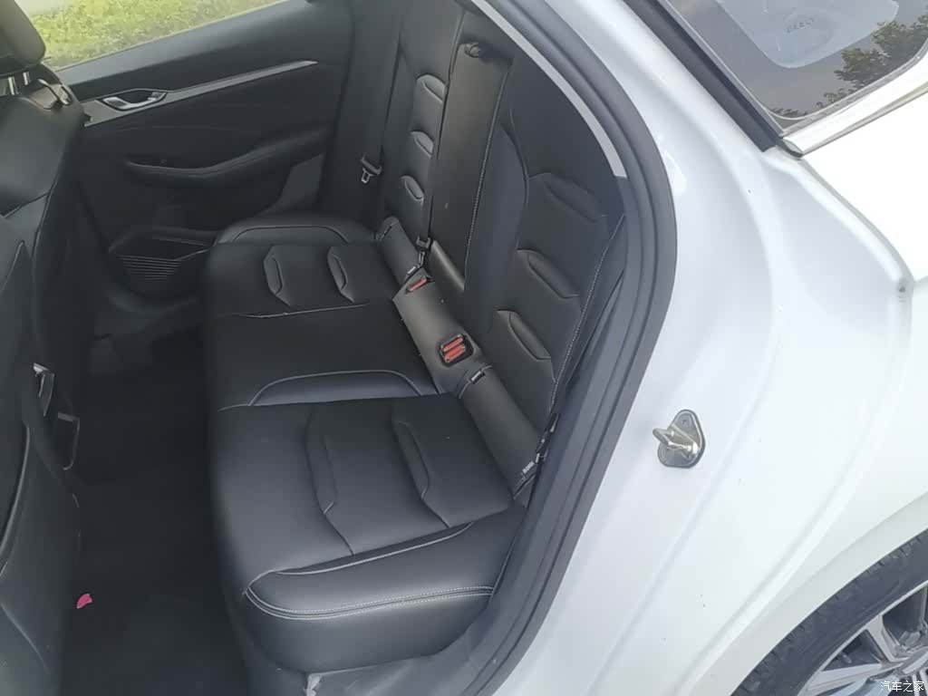Geely Preface, 2021 17