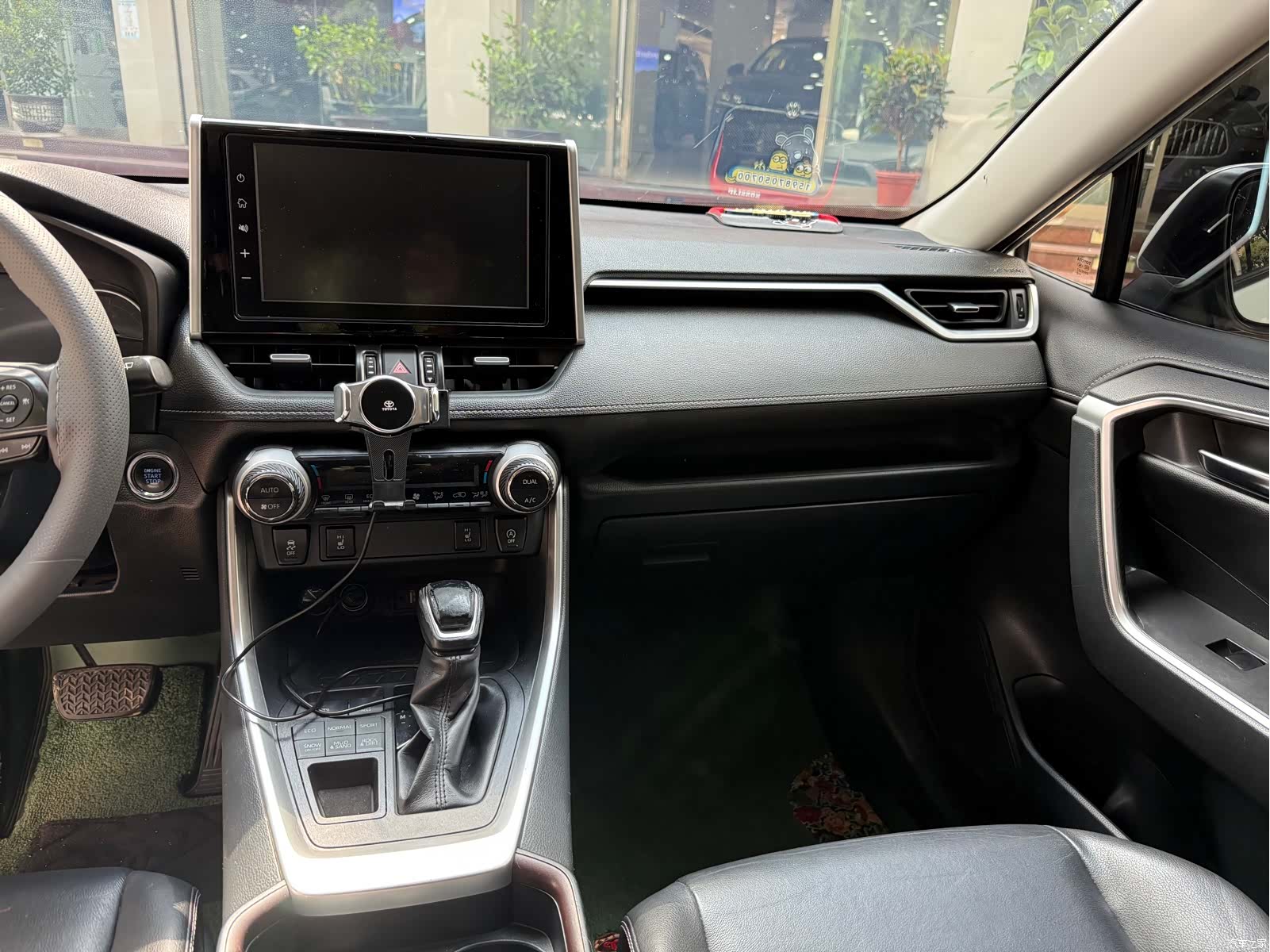 Toyota RAV4, 2020 8