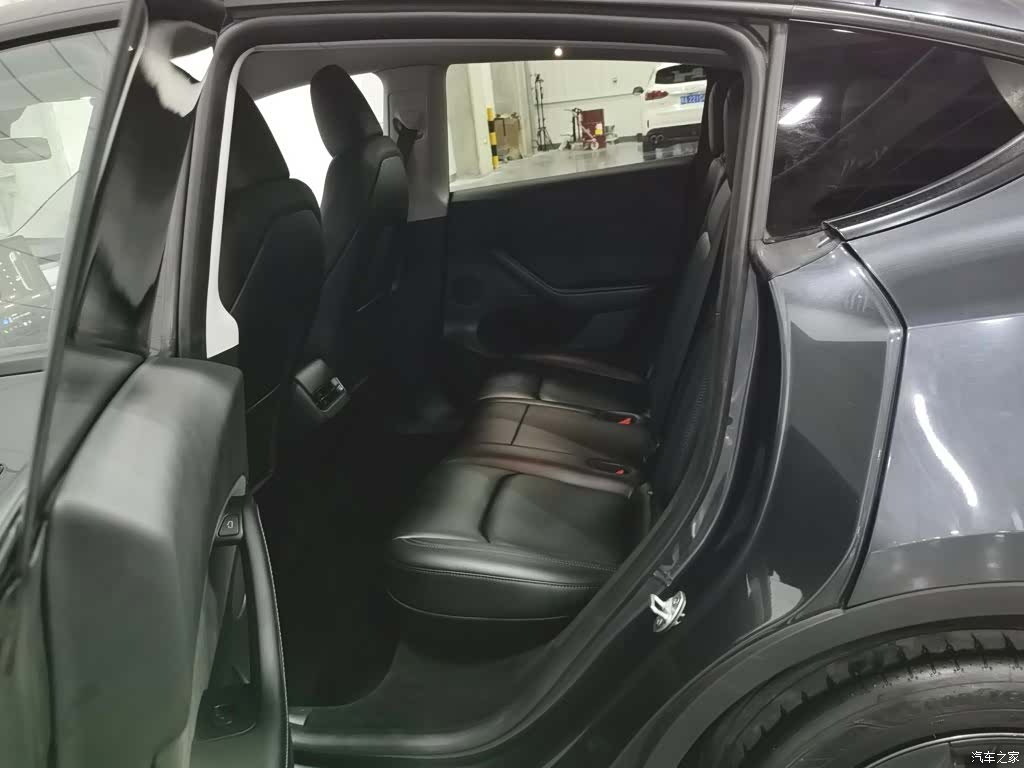 Tesla Model Y, 2024 15