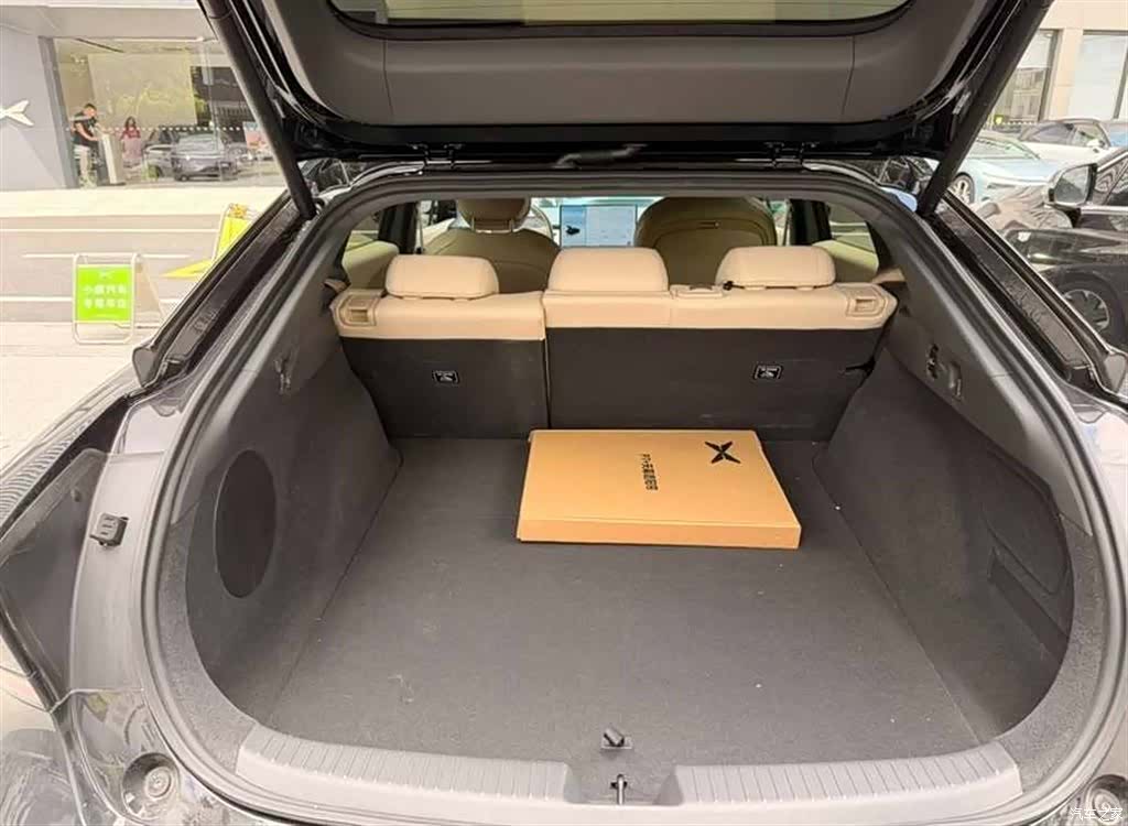 Xpeng P7, 2025 10