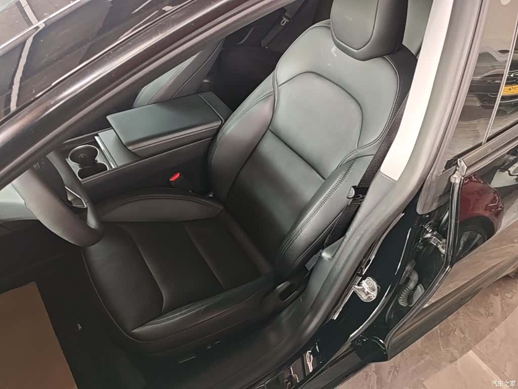 Tesla Model 3, 2024 15