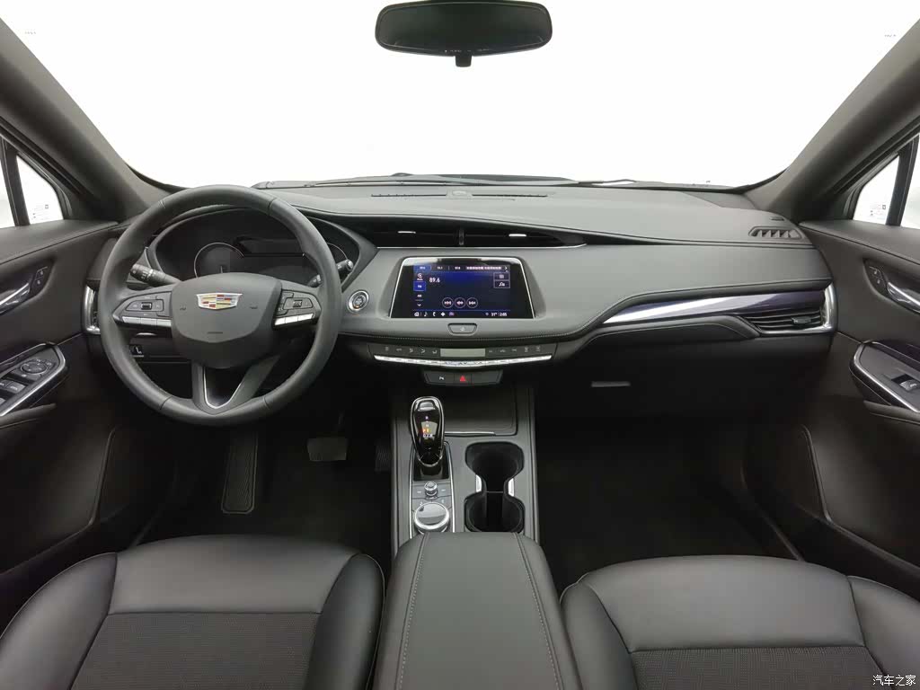 Cadillac XT4, 2022 все фото