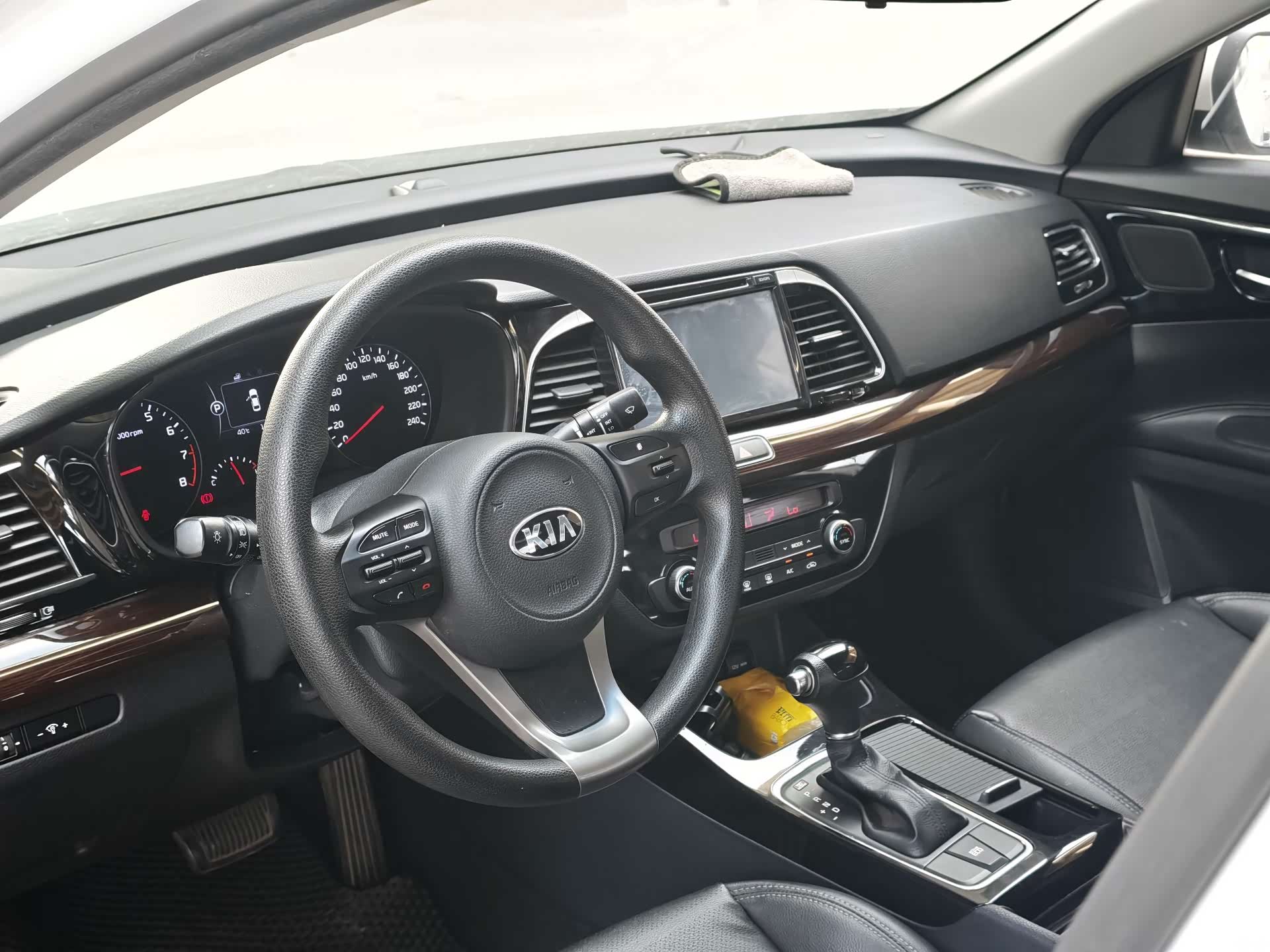 Kia K4, 2015 10