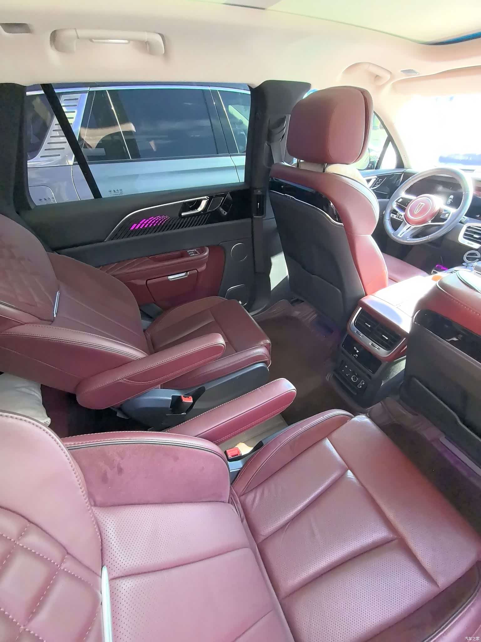 Hongqi E-HS9, 2022 13