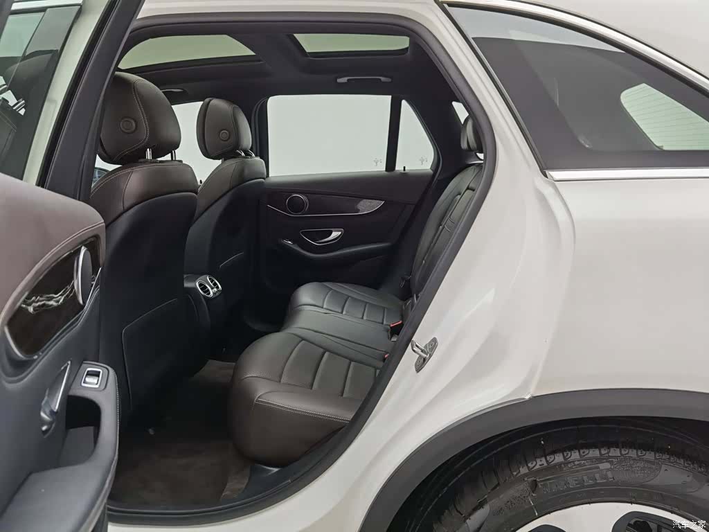 Mercedes-Benz GLC, 2018 15