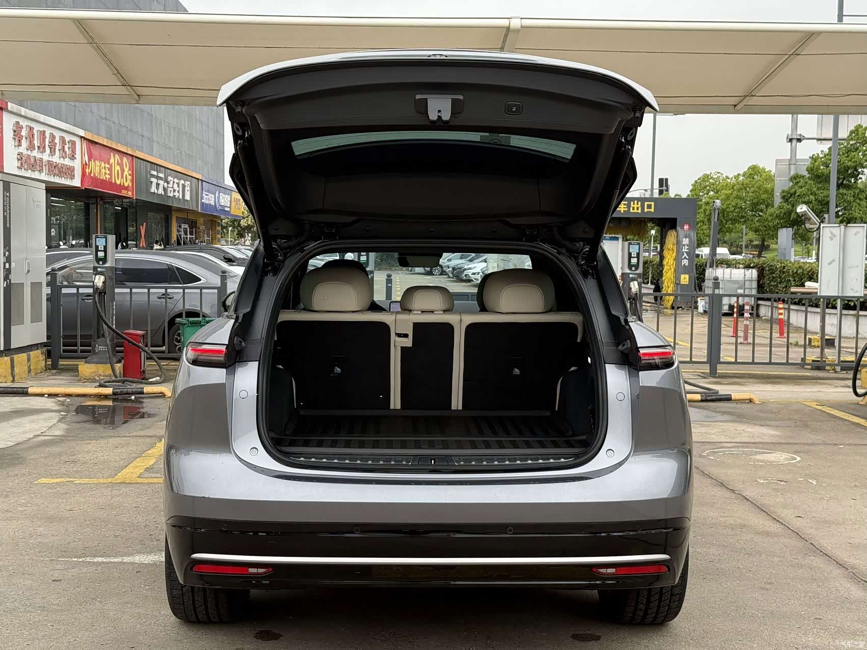 NIO ES6, 2025 10
