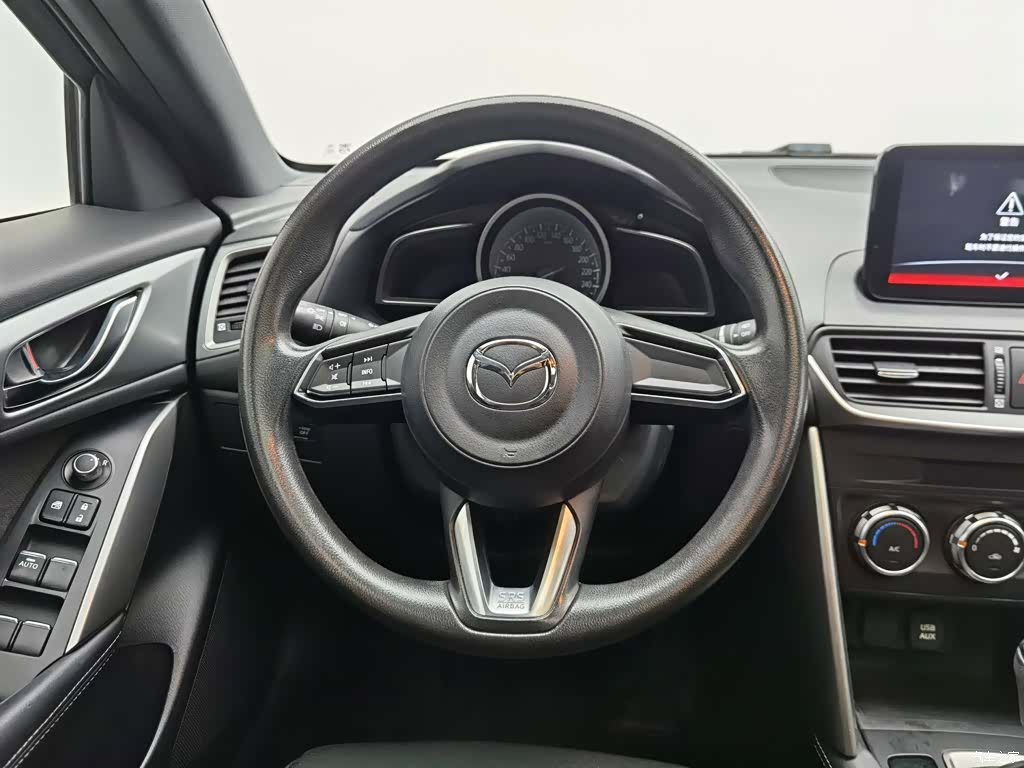 Mazda CX-4, 2019 11