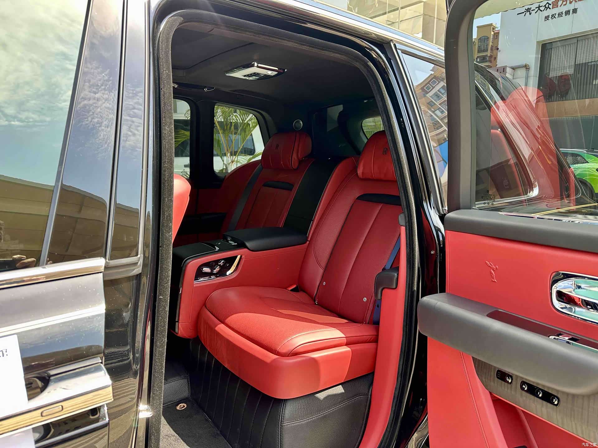 Rolls-Royce Cullinan, 2022 11