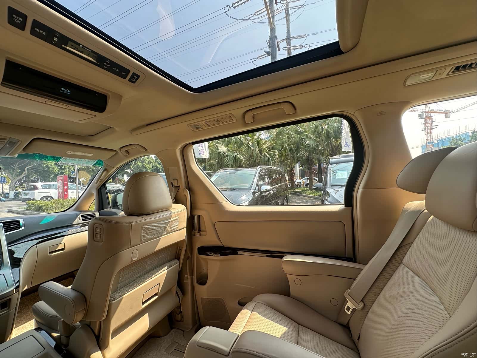 Toyota Alphard, 2012 16
