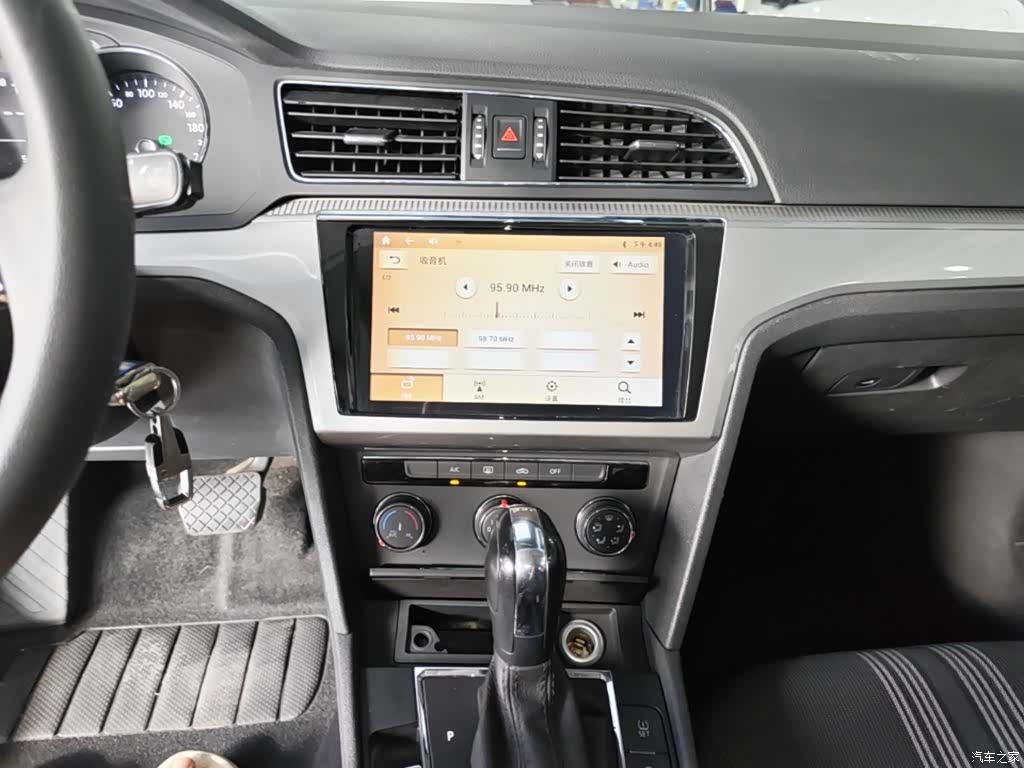 Volkswagen Lamando, 2017 13