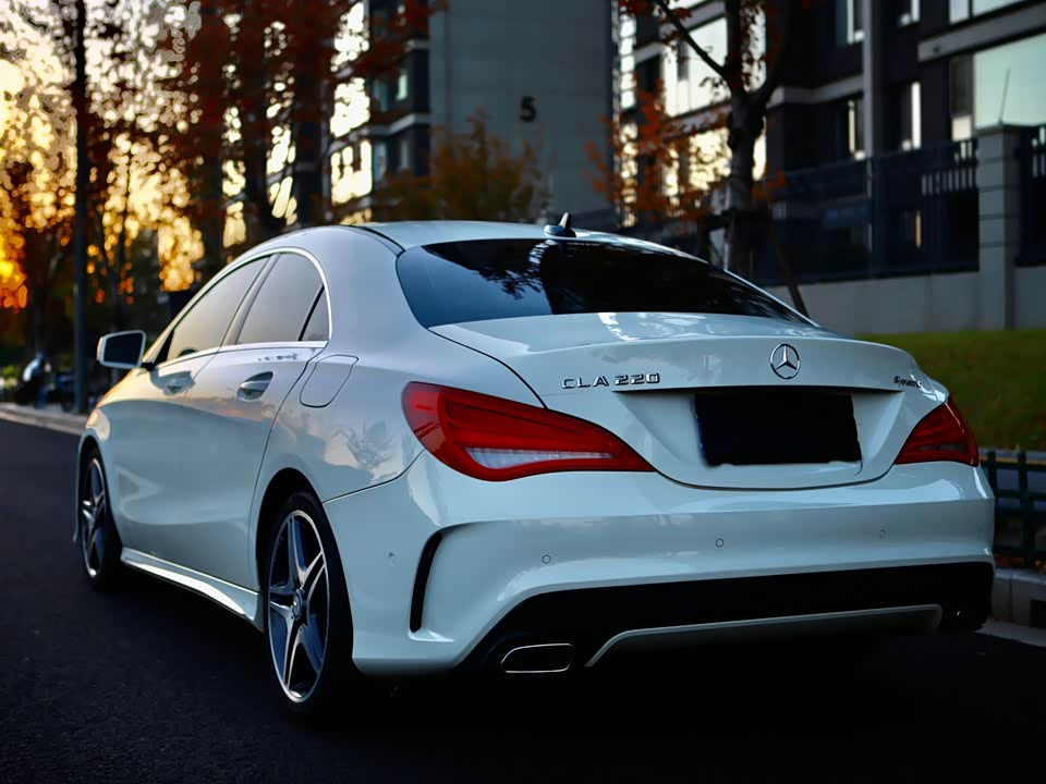 Mercedes-Benz CLA