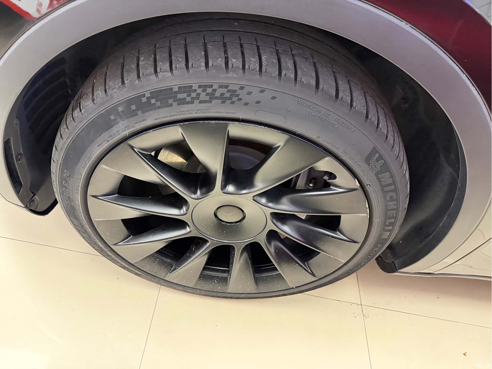 Tesla Model Y, 2023 4