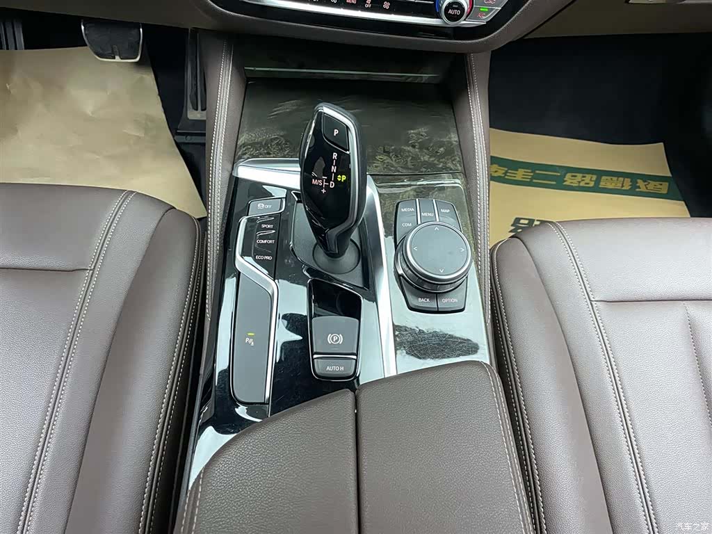 BMW 5 Series, 2019 25