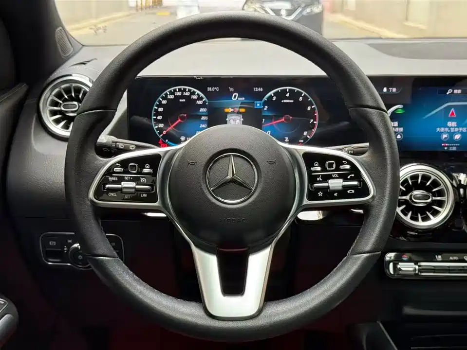 Mercedes-Benz GLA