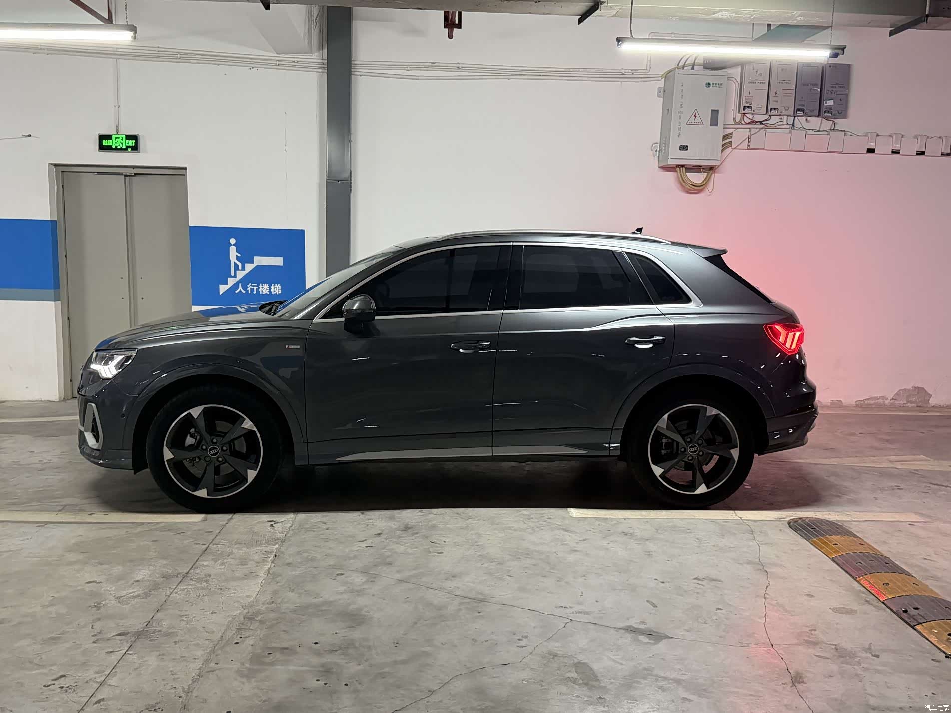 Audi Q3, 2023 3