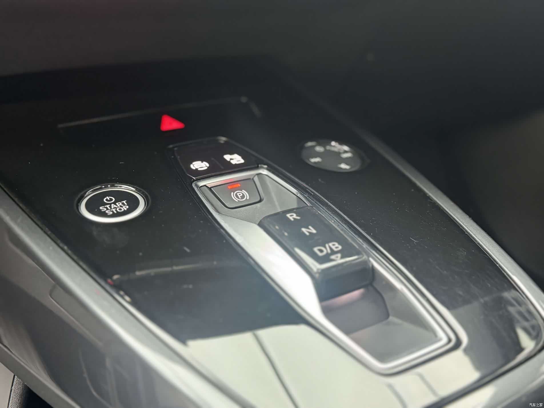 Audi Q4 e-tron, 2023 8