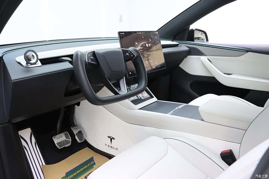 Tesla Model Y, 2026 12