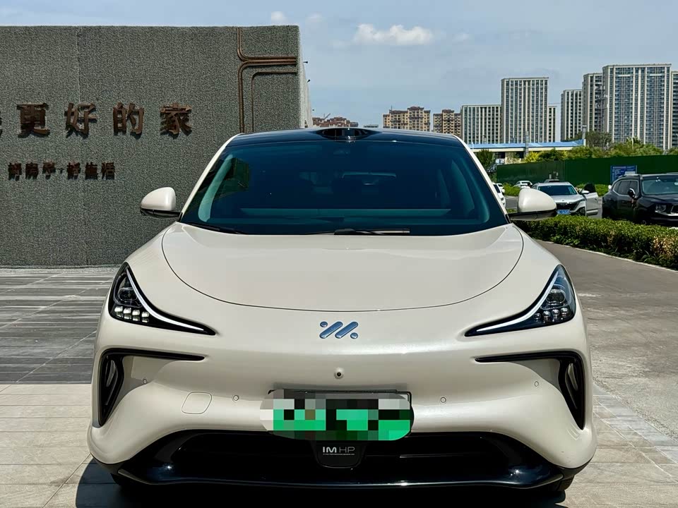 IM Motors Zhiji LS6 IM Motors Zhiji LS6