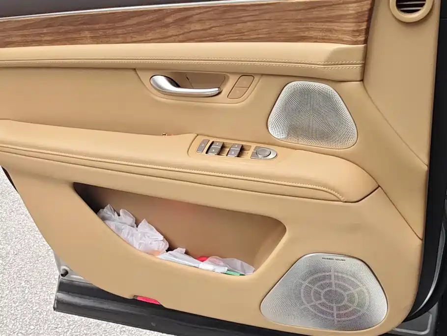 AITO Ask the world M7