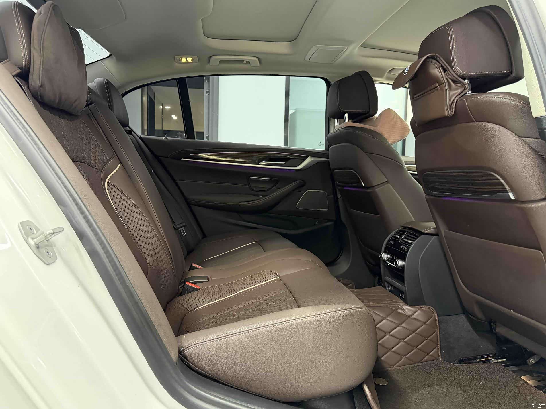 BMW 5 Series, 2022 все фото
