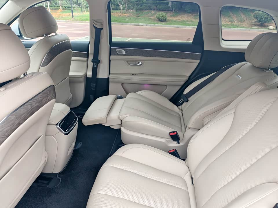 AITO Ask the world M7