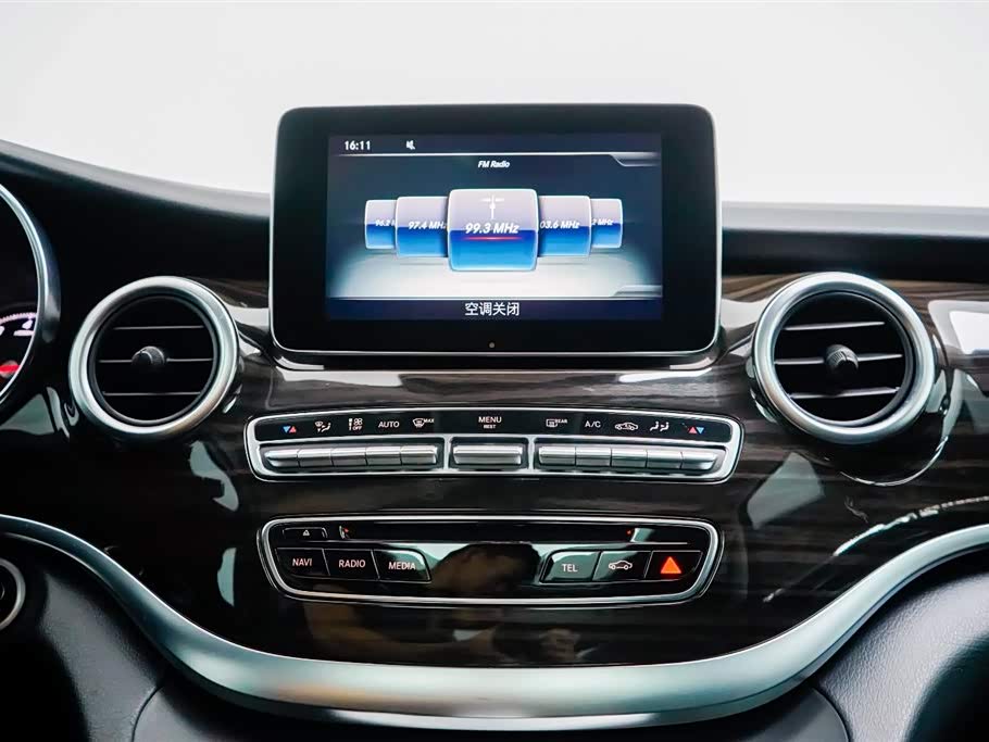 Mercedes-Benz V-class