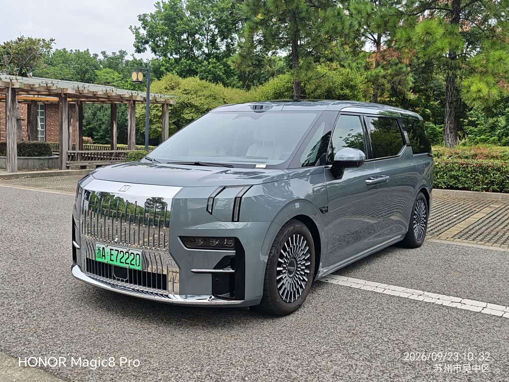Zeekr 009 2024 мест 108kWh