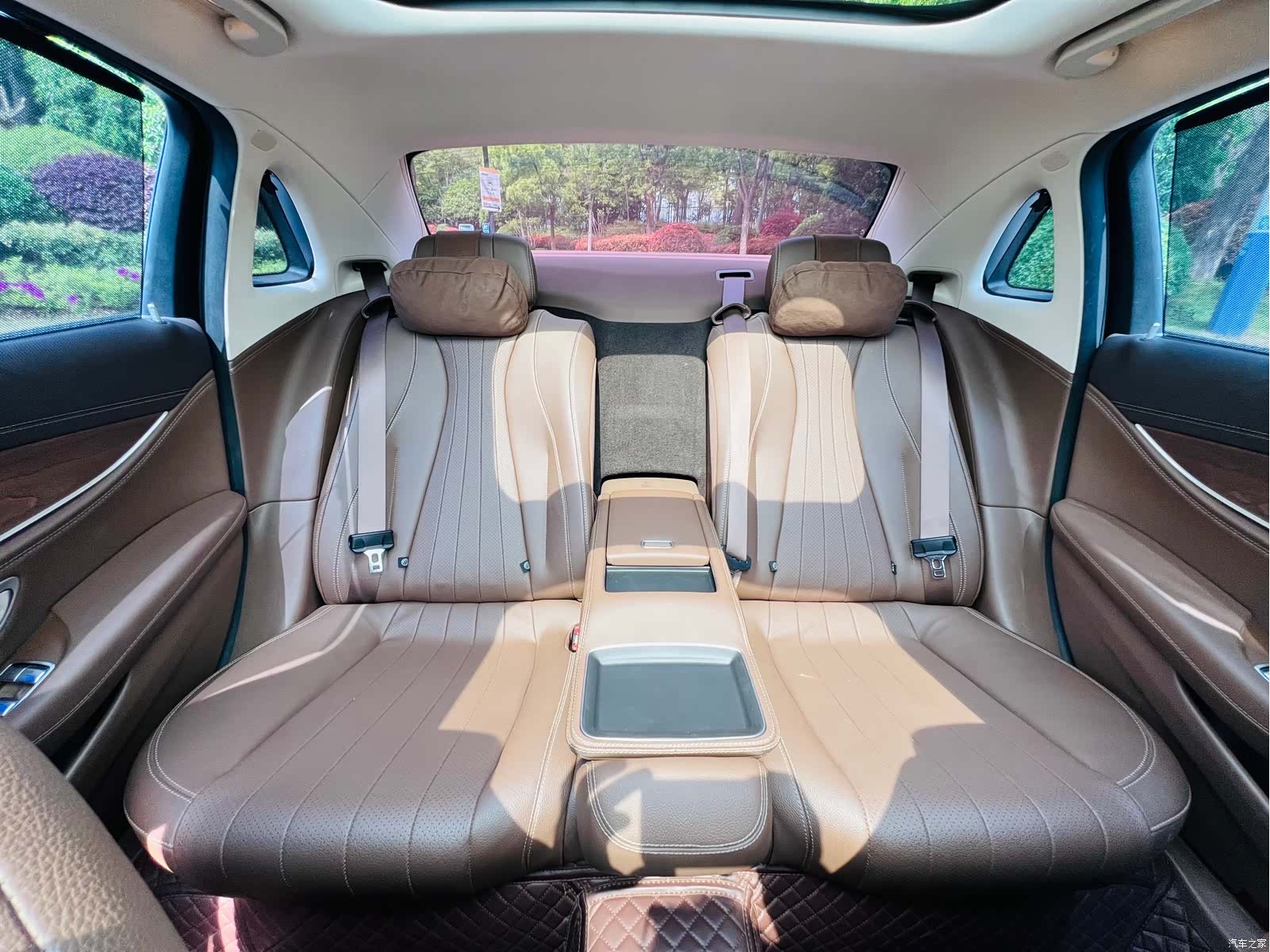 Mercedes-Benz E-Class, 2023 8