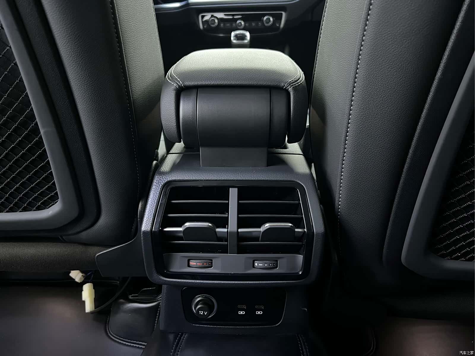Audi Q3, 2023 12
