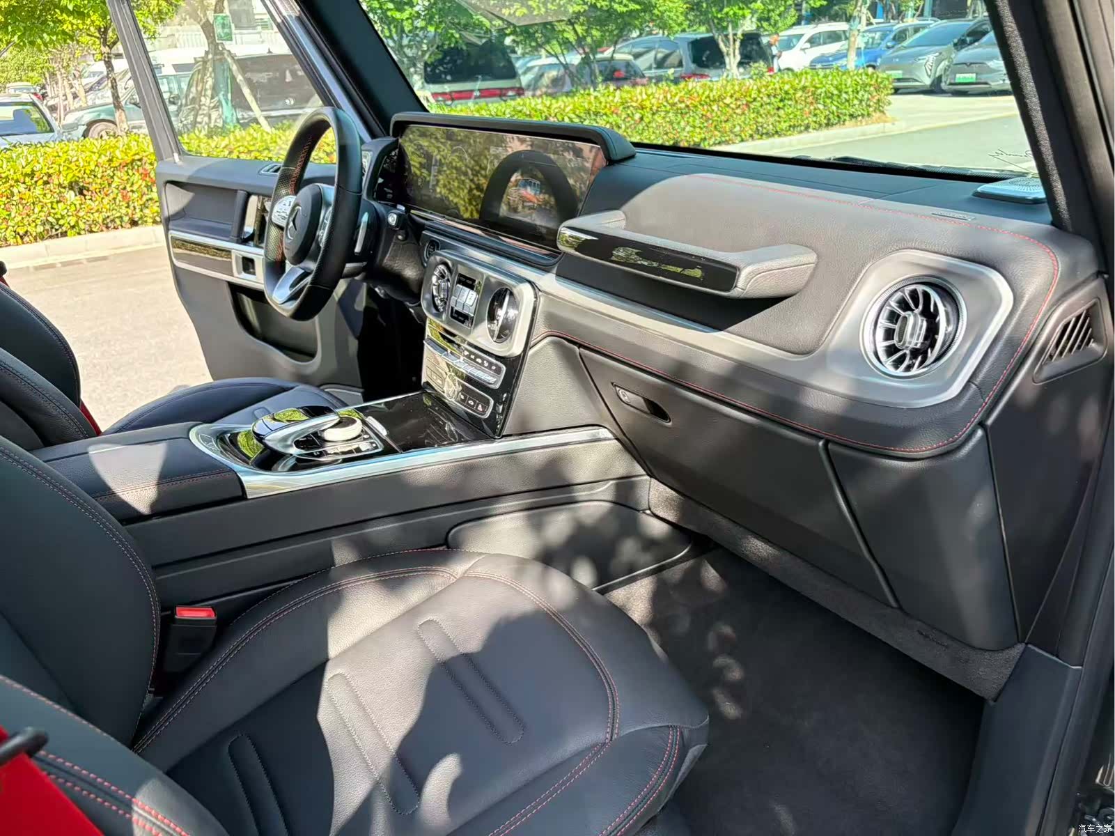 Mercedes-Benz G-Class, 2024 14