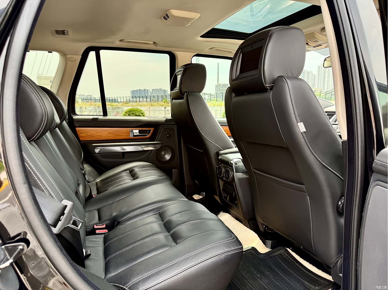 Land Rover Range Rover, 2010 15