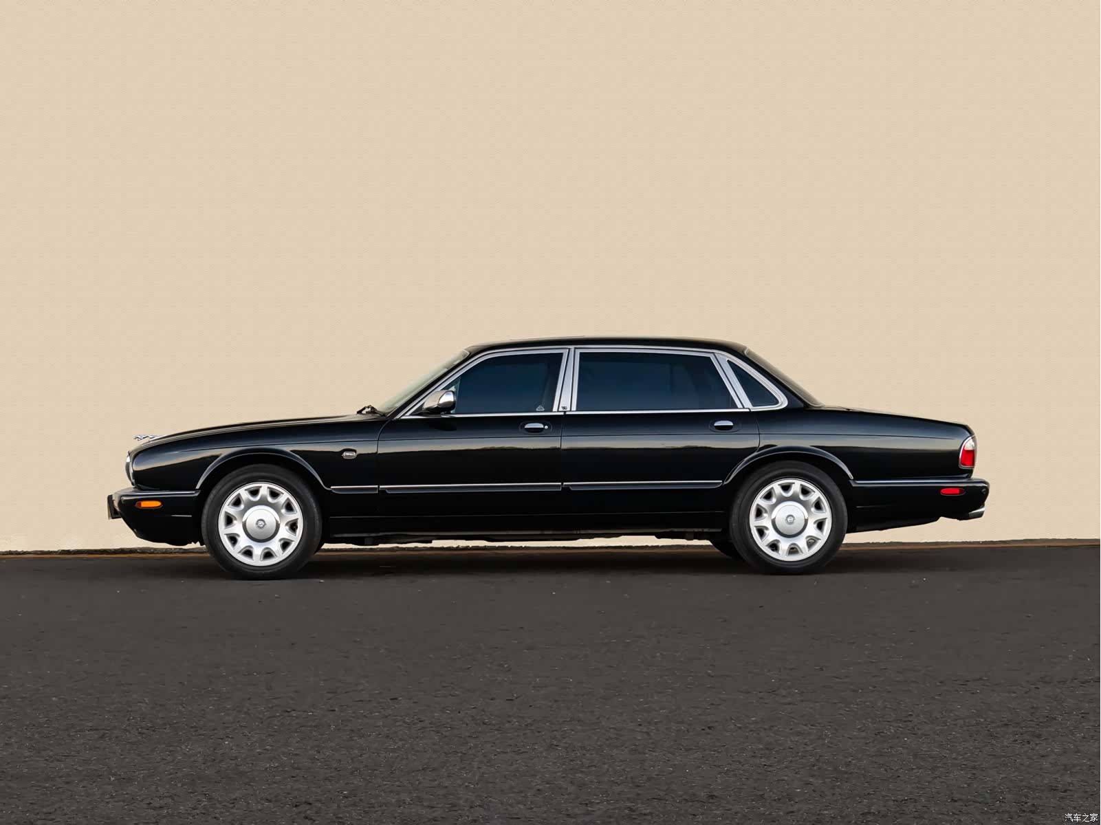 Jaguar XJ, 2002 4