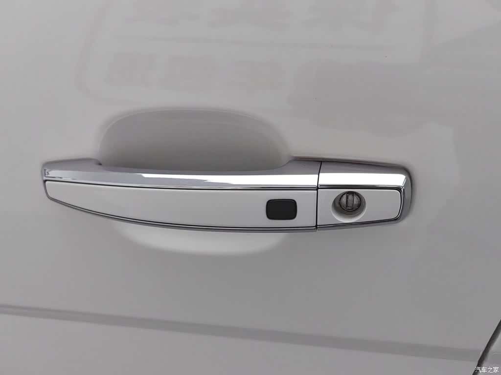 Wuling 560, 2015 18