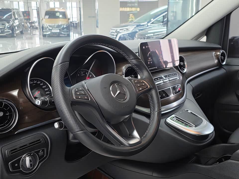 Mercedes-Benz V-class