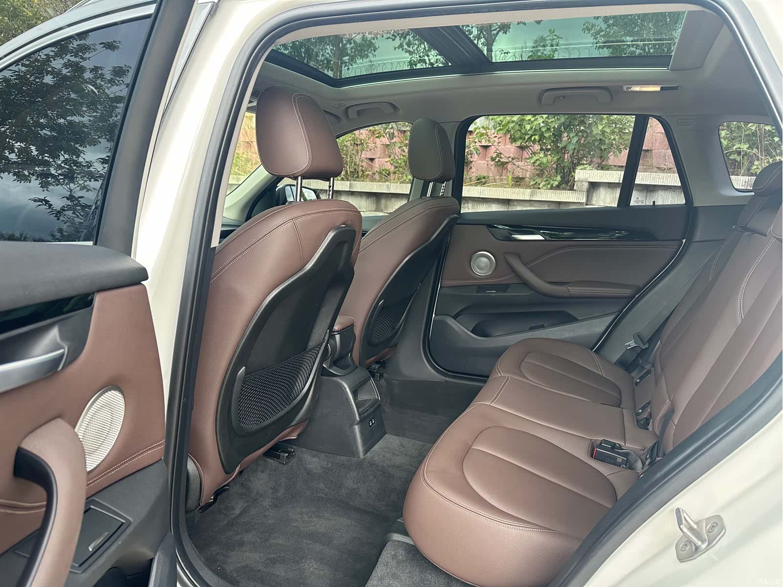 BMW X1, 2023 все фото