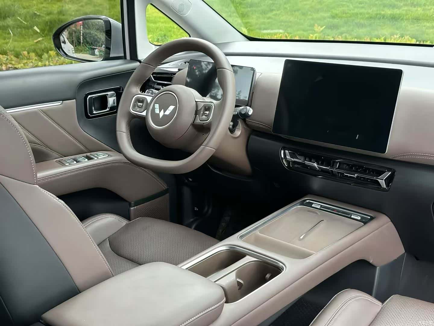 Wuling 730, 2025 6