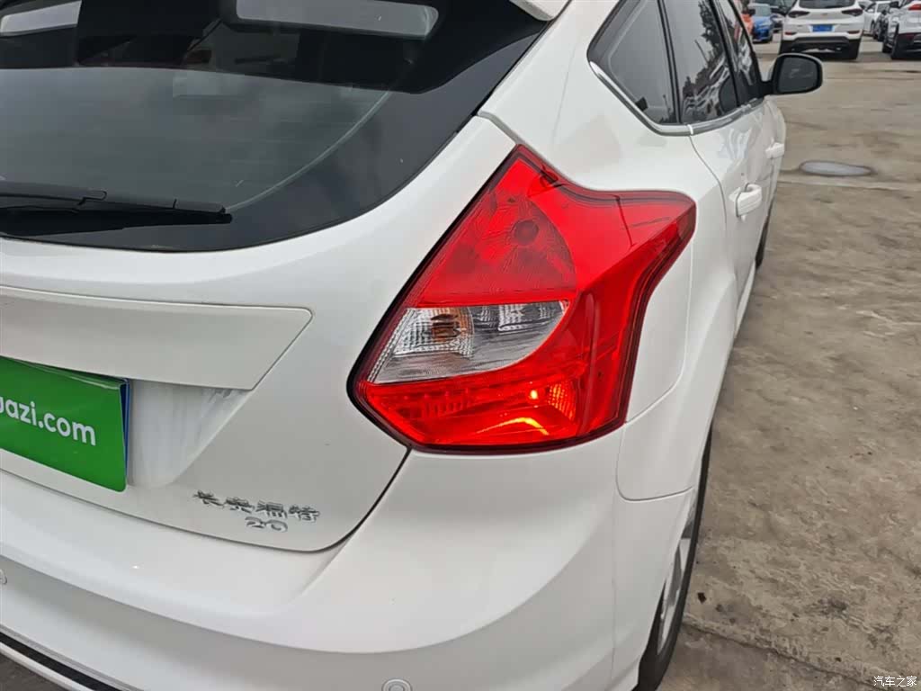 Ford Focus, 2015 8
