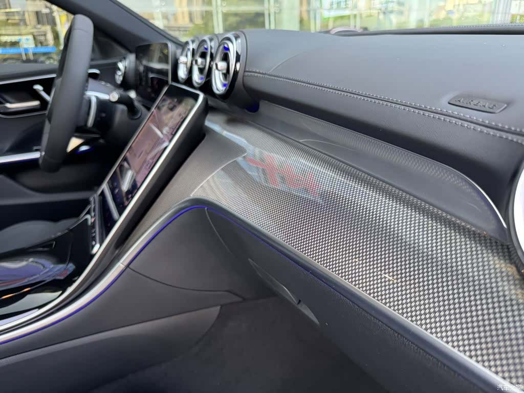 Mercedes-Benz C-Class, 2024 9